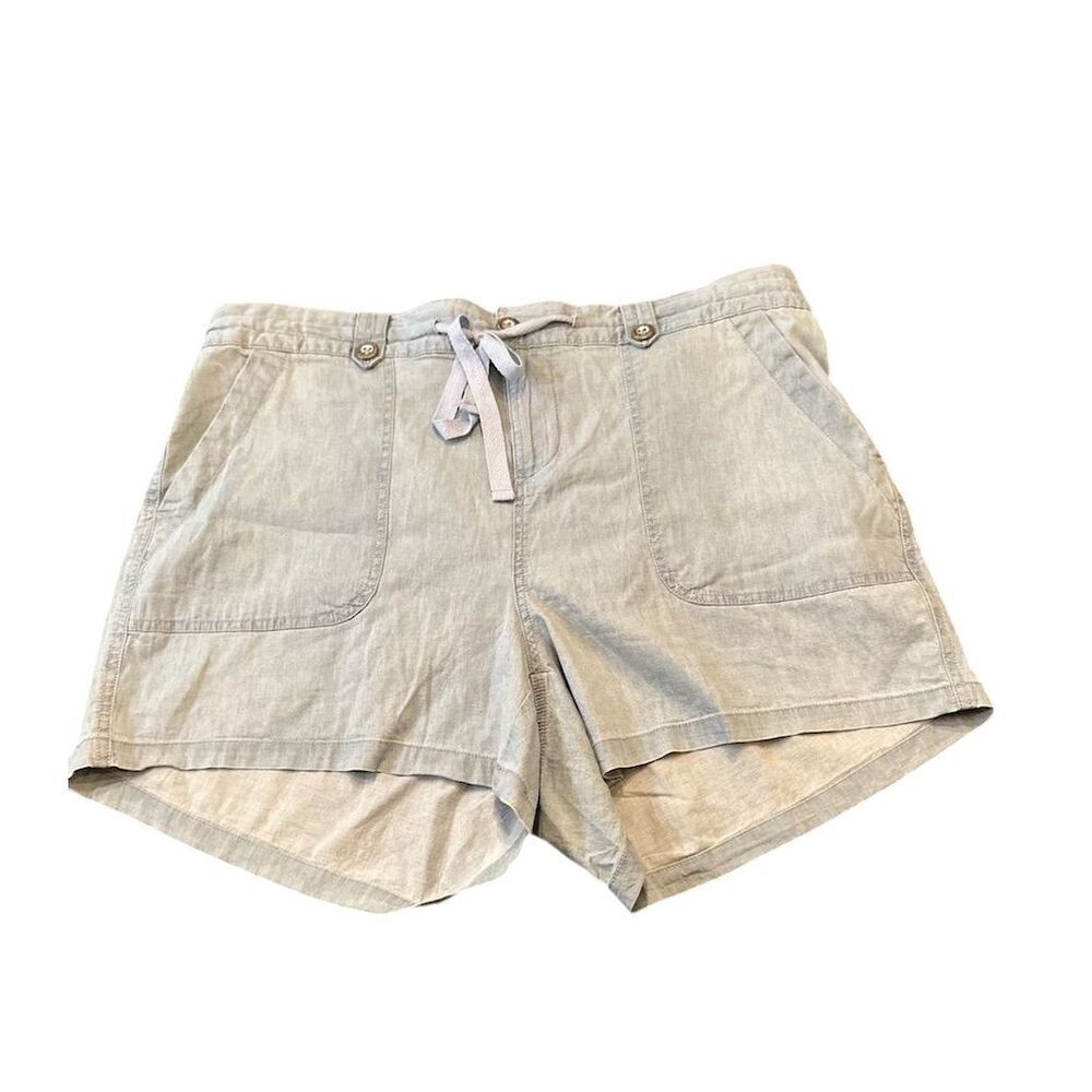 Torrid Denim Women's Size 16 Light Wash Elastic Waist Shorts NWT
